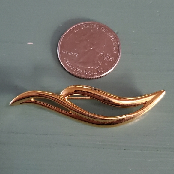 Vintage Monet Brooch - Picture 3 of 5